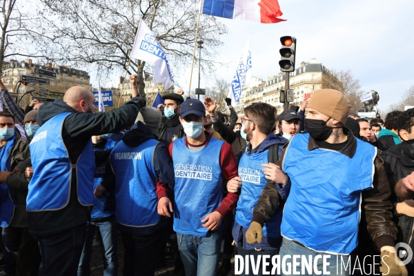 Manifestation de   Generation Identitaire  à Paris contre leur dissolution