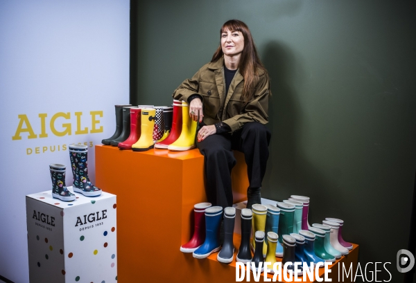 Portrait de sandrine conseiller, pdg de la marque de vetement aigle.
