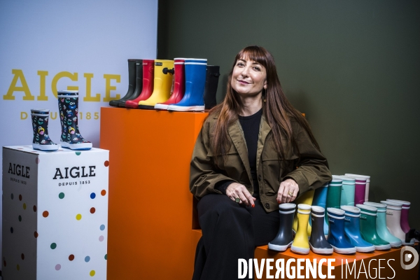 Portrait de sandrine conseiller, pdg de la marque de vetement aigle.