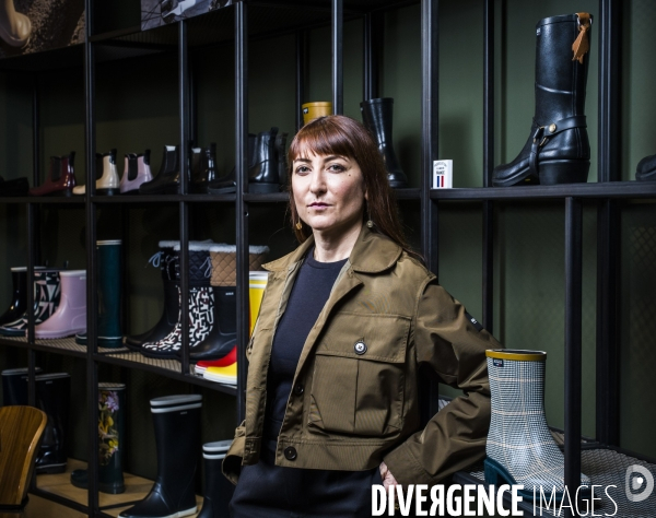 Portrait de sandrine conseiller, pdg de la marque de vetement aigle.