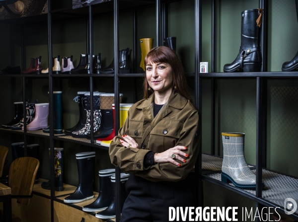 Portrait de sandrine conseiller, pdg de la marque de vetement aigle.