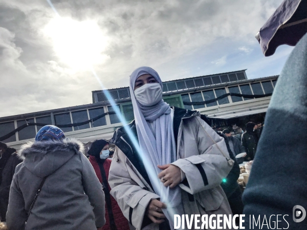 Trappes, le marché des merisiers