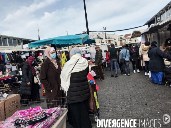 Trappes, le marché des merisiers