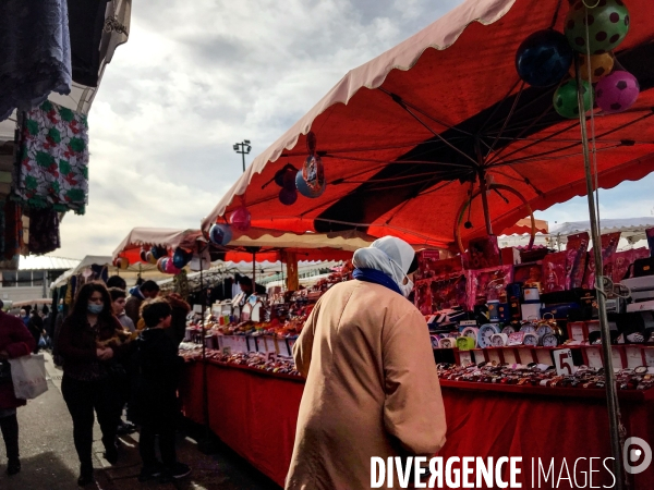 Trappes, le marché des merisiers