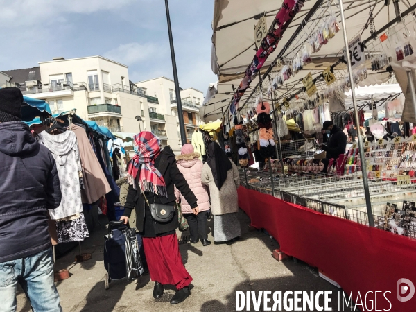 Trappes, le marché des merisiers