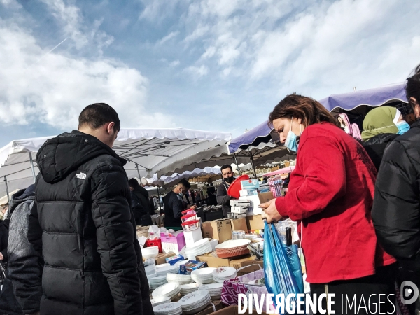 Trappes, le march¢ des merisiers