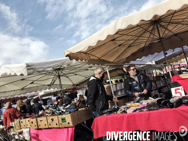 Trappes, le marché des merisiers