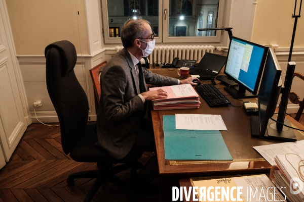 24h avec Jean Christophe Gayet président du plus petit tribunal d Ile de France