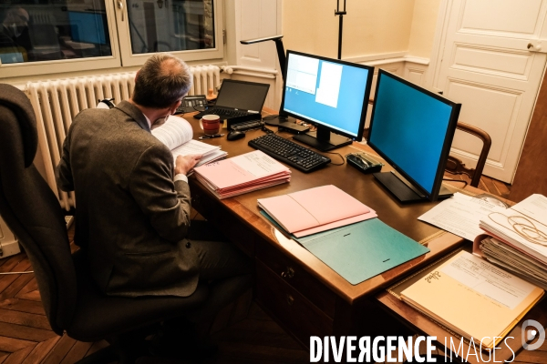 24h avec Jean Christophe Gayet président du plus petit tribunal d Ile de France