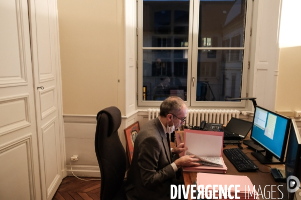 24h avec Jean Christophe Gayet président du plus petit tribunal d Ile de France