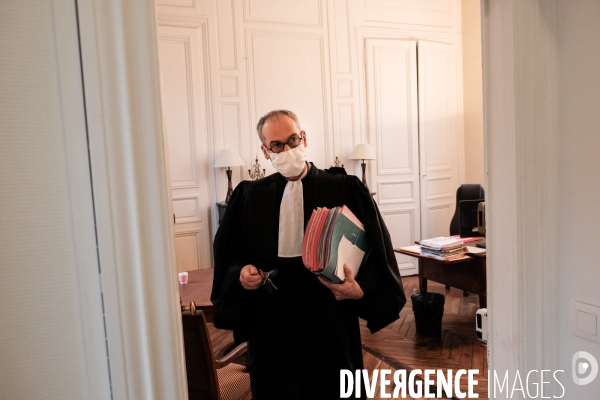 24h avec Jean Christophe Gayet président du plus petit tribunal d Ile de France