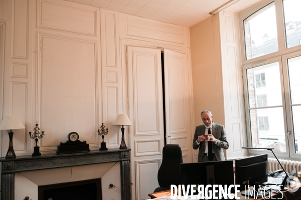 24h avec Jean Christophe Gayet président du plus petit tribunal d Ile de France