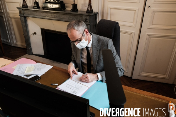24h avec Jean Christophe Gayet président du plus petit tribunal d Ile de France