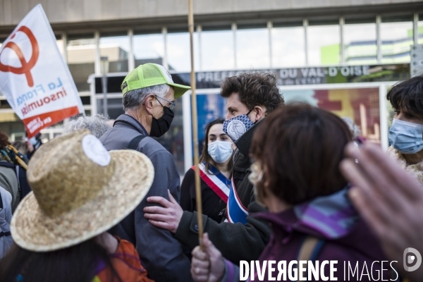 Rassemblement contre le projet du chantier de gare a gonesse.