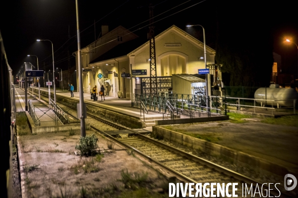 Paysages de nuit depuis le train