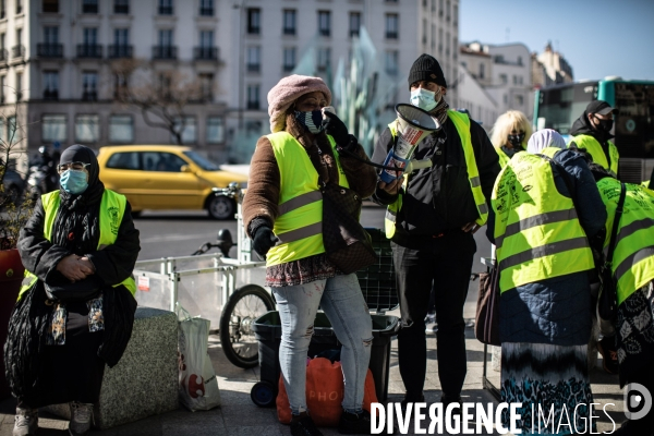 Les Biffins manifestent devant la Mairie du XX eme /Paris