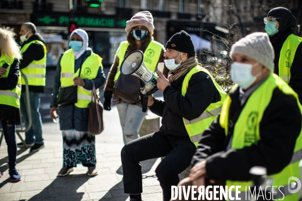 Les Biffins manifestent devant la Mairie du XX eme /Paris