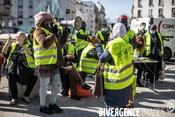 Les Biffins manifestent devant la Mairie du XX eme /Paris