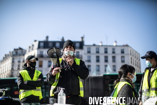 Les Biffins manifestent devant la Mairie du XX eme /Paris