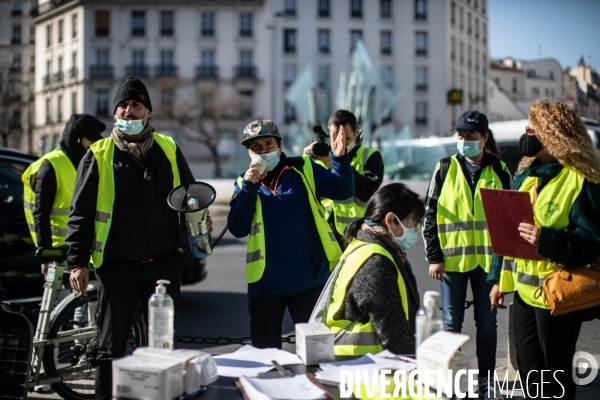 Les Biffins manifestent devant la Mairie du XX eme /Paris