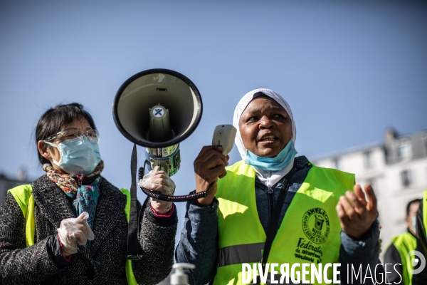 Les Biffins manifestent devant la Mairie du XX eme /Paris