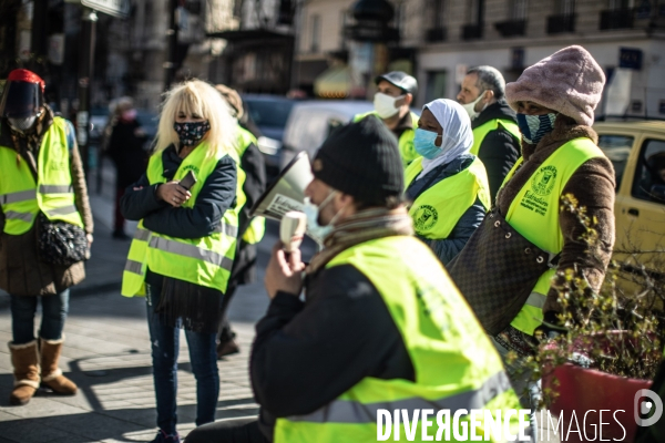 Les Biffins manifestent devant la Mairie du XX eme /Paris