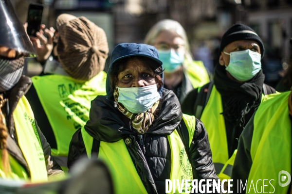 Les Biffins manifestent devant la Mairie du XX eme /Paris