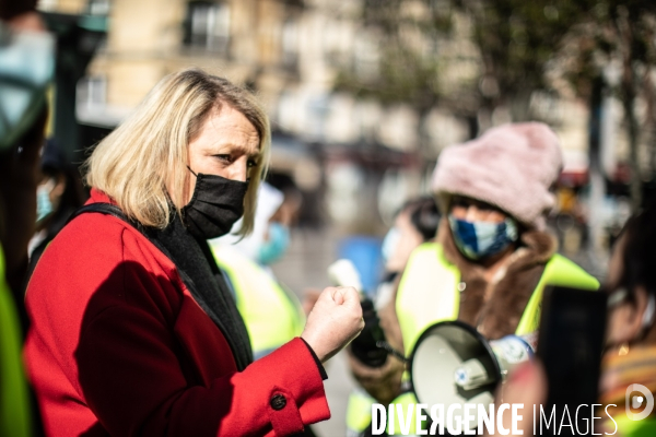 Les Biffins manifestent devant la Mairie du XX eme /Paris