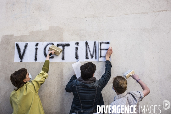 Manifestation, a l appel du collectif callisto,  devant le cours florent contre l impunite des violences sexuelles dans l ecole.