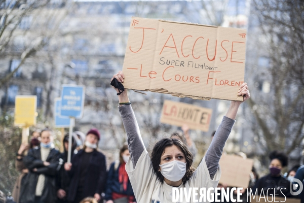 Manifestation, a l appel du collectif callisto,  devant le cours florent contre l impunite des violences sexuelles dans l ecole.