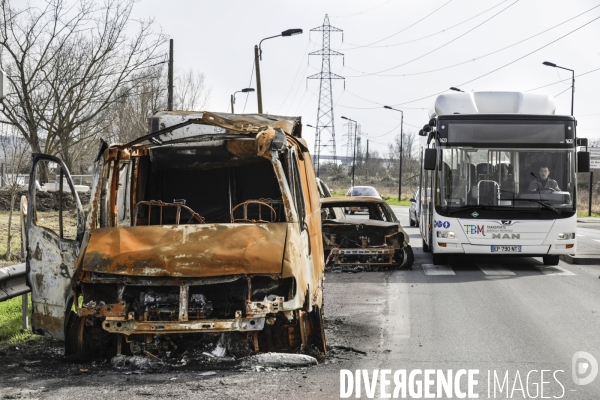 Voitures brulées à Bordeaux