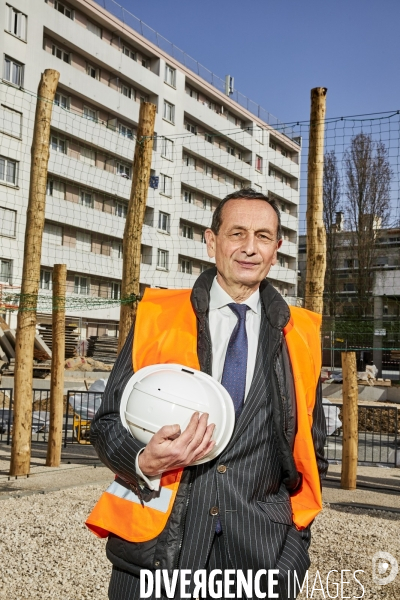 Visite d un chantier par Geoffroy Roux de Bezieux Medef