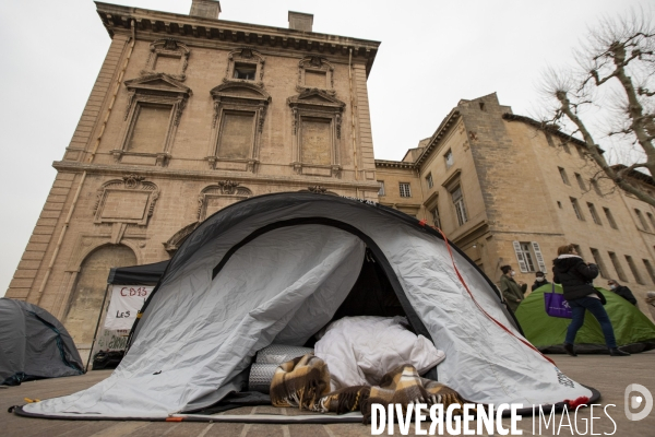 Mineurs étrangers devant la mairie de Marseille