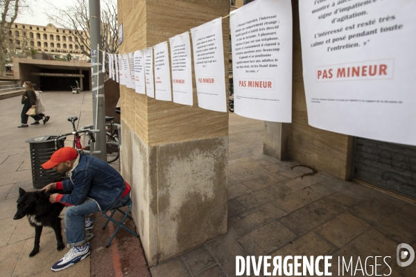 Mineurs étrangers devant la mairie de Marseille