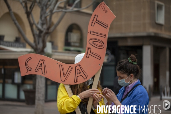 Mineurs étrangers devant la mairie de Marseille