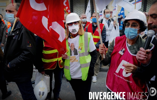 Rassemblement à l appel de l intersyndicale de Suez contre le rachat par Veolia