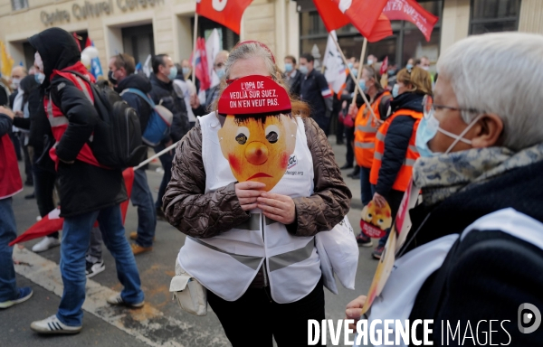 Rassemblement à l appel de l intersyndicale de Suez contre le rachat par Veolia