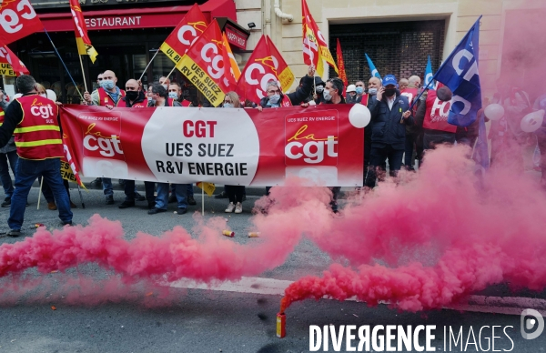 Rassemblement à l appel de l intersyndicale de Suez contre le rachat par Veolia