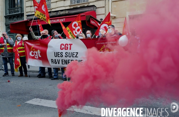 Rassemblement à l appel de l intersyndicale de Suez contre le rachat par Veolia