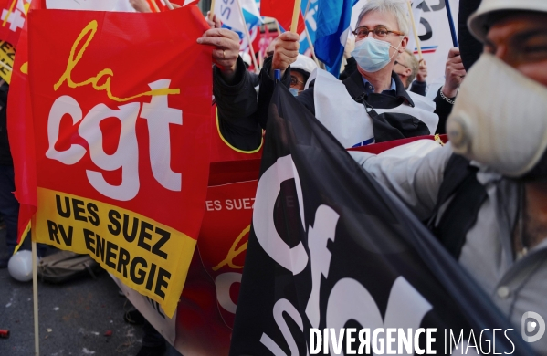 Rassemblement à l appel de l intersyndicale de Suez contre le rachat par Veolia