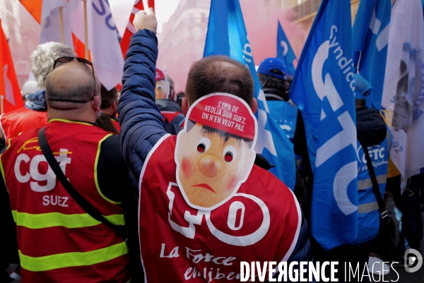 Rassemblement à l appel de l intersyndicale de Suez contre le rachat par Veolia