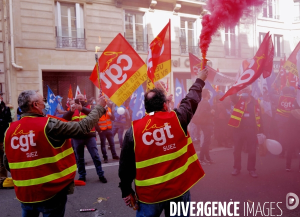 Rassemblement à l appel de l intersyndicale de Suez contre le rachat par Veolia