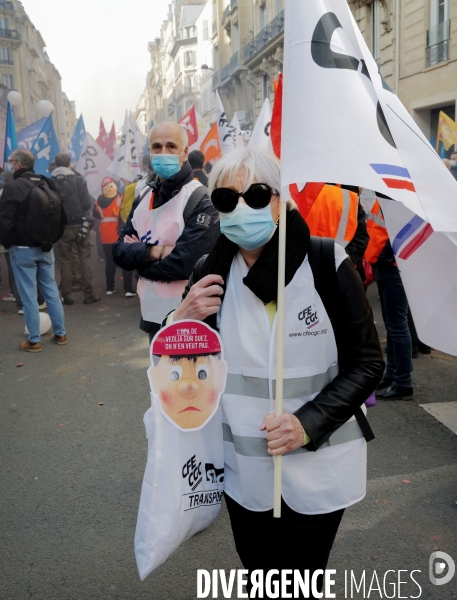 Rassemblement à l appel de l intersyndicale de Suez contre le rachat par Veolia