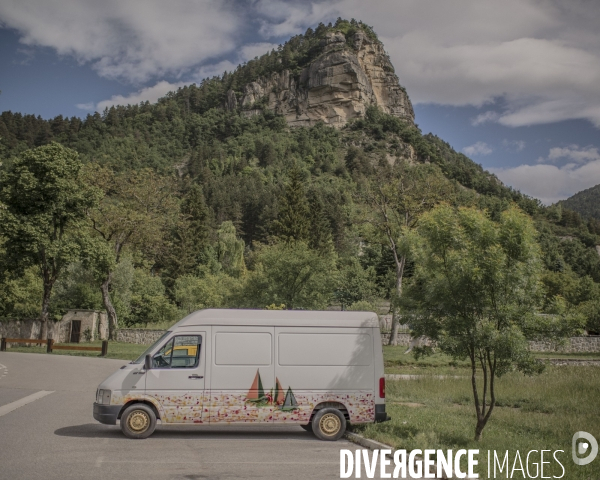 Le long de la Transbassealpine Digne-Nice printemps été 2020