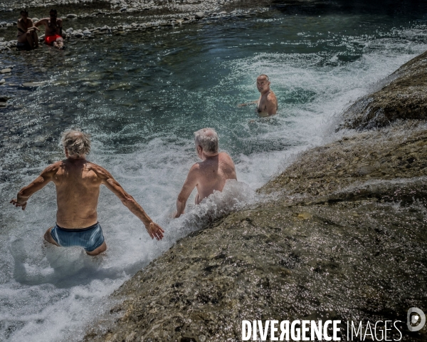 Le long de la Transbassealpine Digne-Nice printemps été 2020