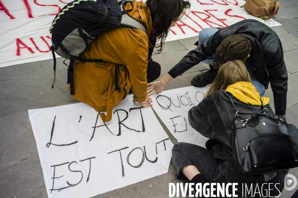 Manifestation du monde de la culture.