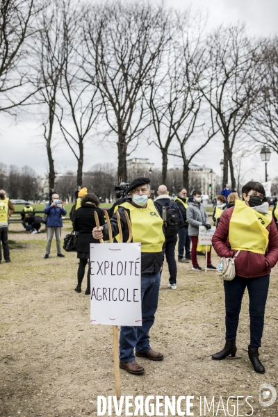 Manifestation des agriculteurs sur les suicides et les  fermes qui ferment 