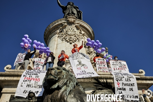 Manifestation feministe precedant la journee internationale des femmes