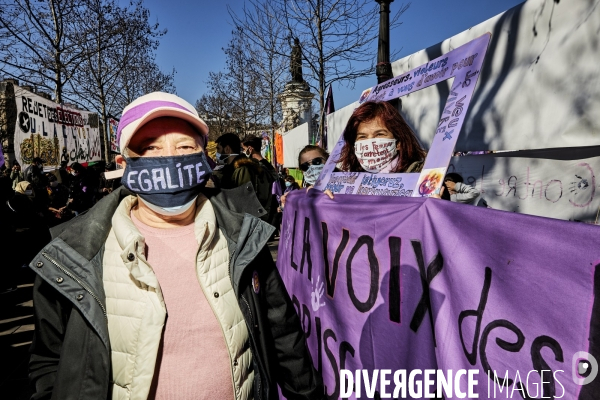 Manifestation feministe precedant la journee internationale des femmes