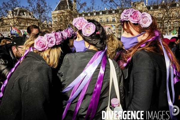 Manifestation feministe precedant la journee internationale des femmes